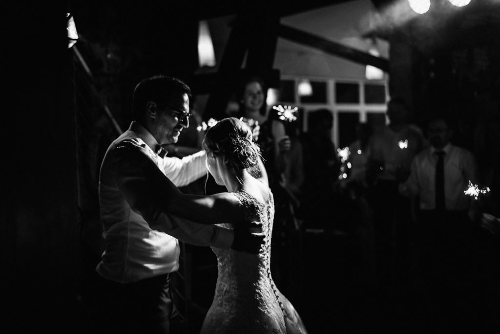 Der Brautpaar beim Tanz.